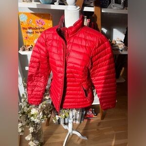 Marmot Red down puffer size L - stay warm!